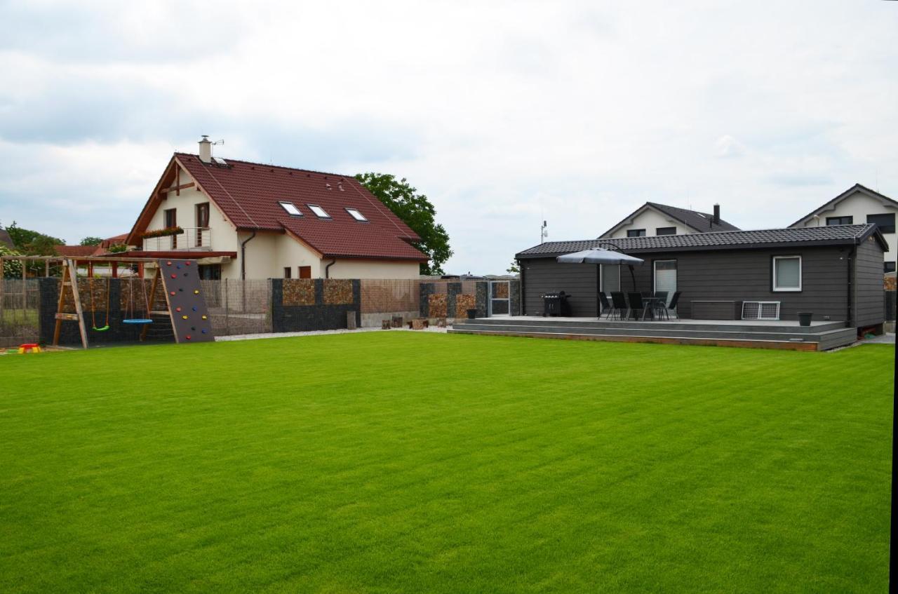 Domecek U Prahy Villa Nupaky Buitenkant foto
