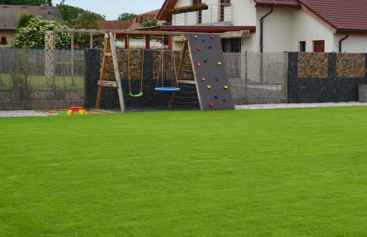 Domecek U Prahy Villa Nupaky Buitenkant foto